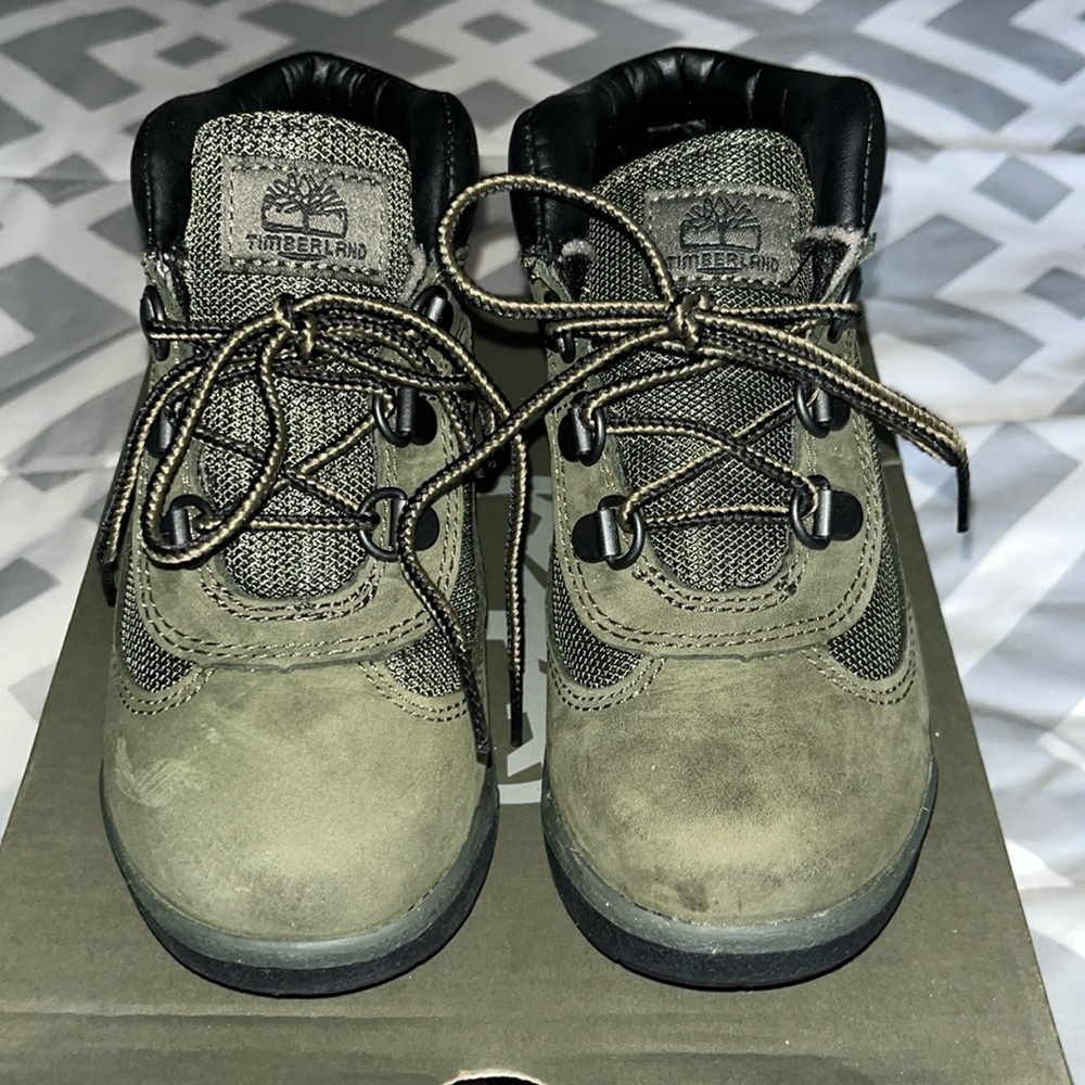 Toddler boots barley worn